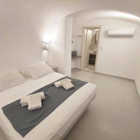 Fira Getaway - Economy Basement Rooms Esterno foto