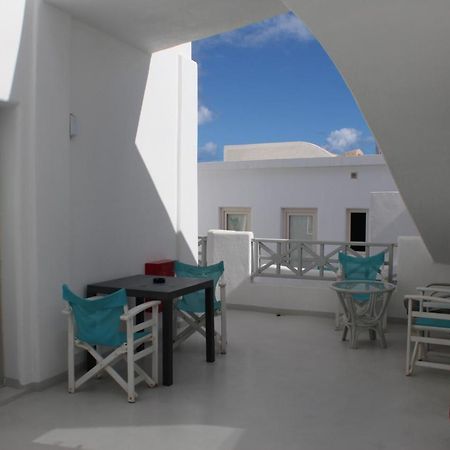 Fira Getaway - Economy Basement Rooms Esterno foto